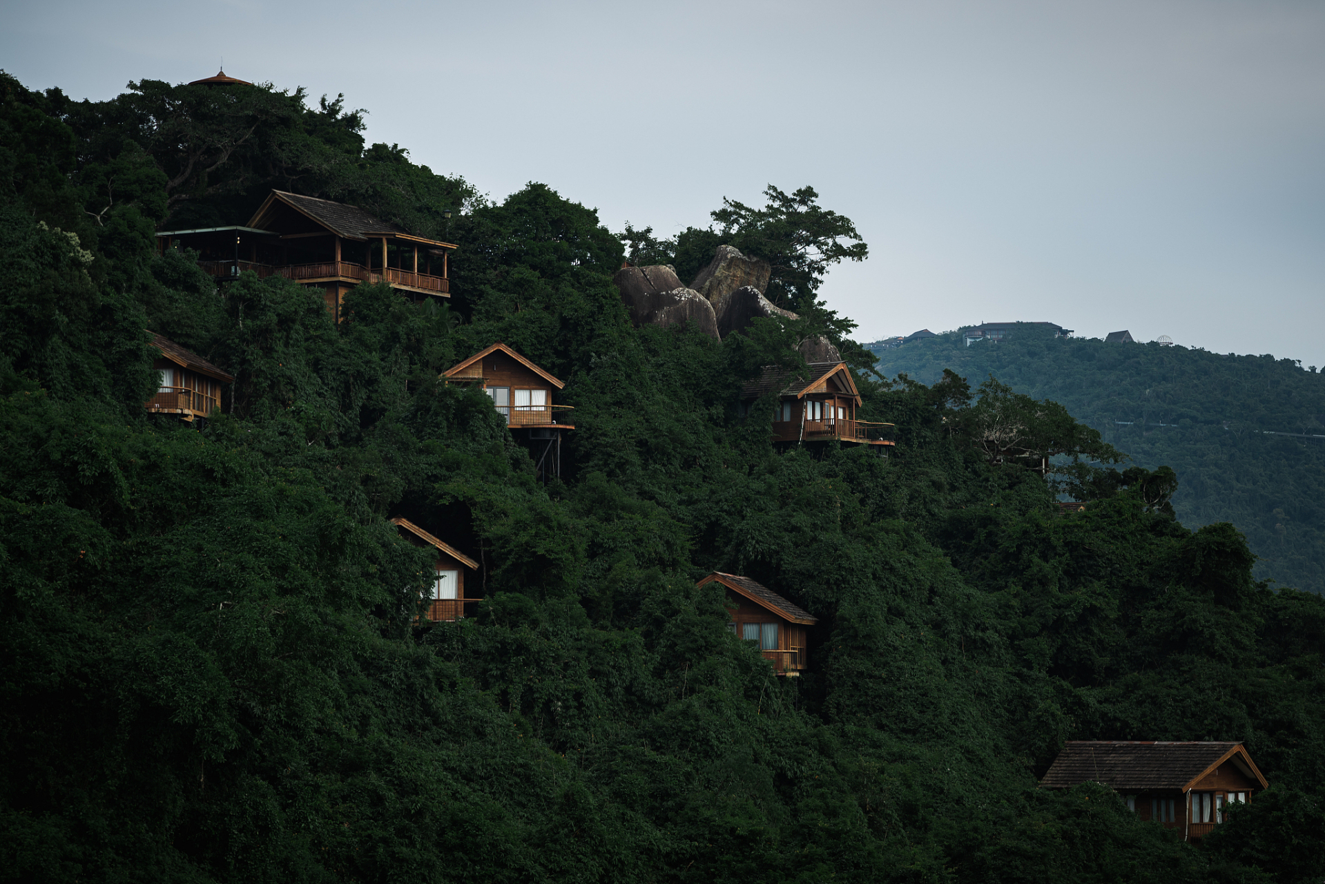 鼓岭休闲度假区旅游攻略  鼓岭休闲度假区,位于福州东郊,与鼓山毗邻