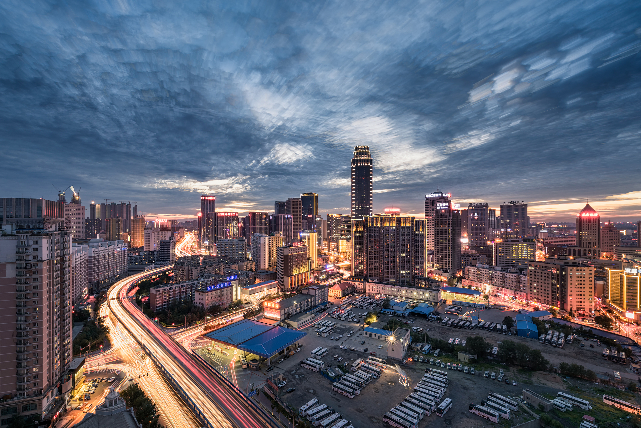 沈阳是一座充满魅力的城市,拥有深厚的历史文化底蕴和现代都市气息