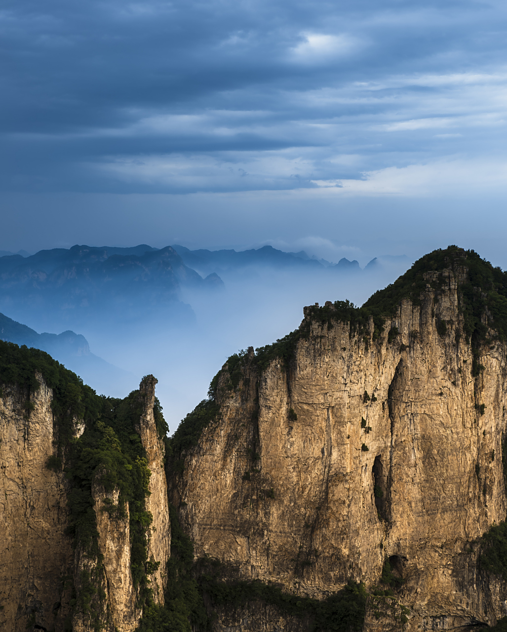 西峡老界岭风景区位于中国优秀旅游城市河南省南阳市的西峡县太平镇,