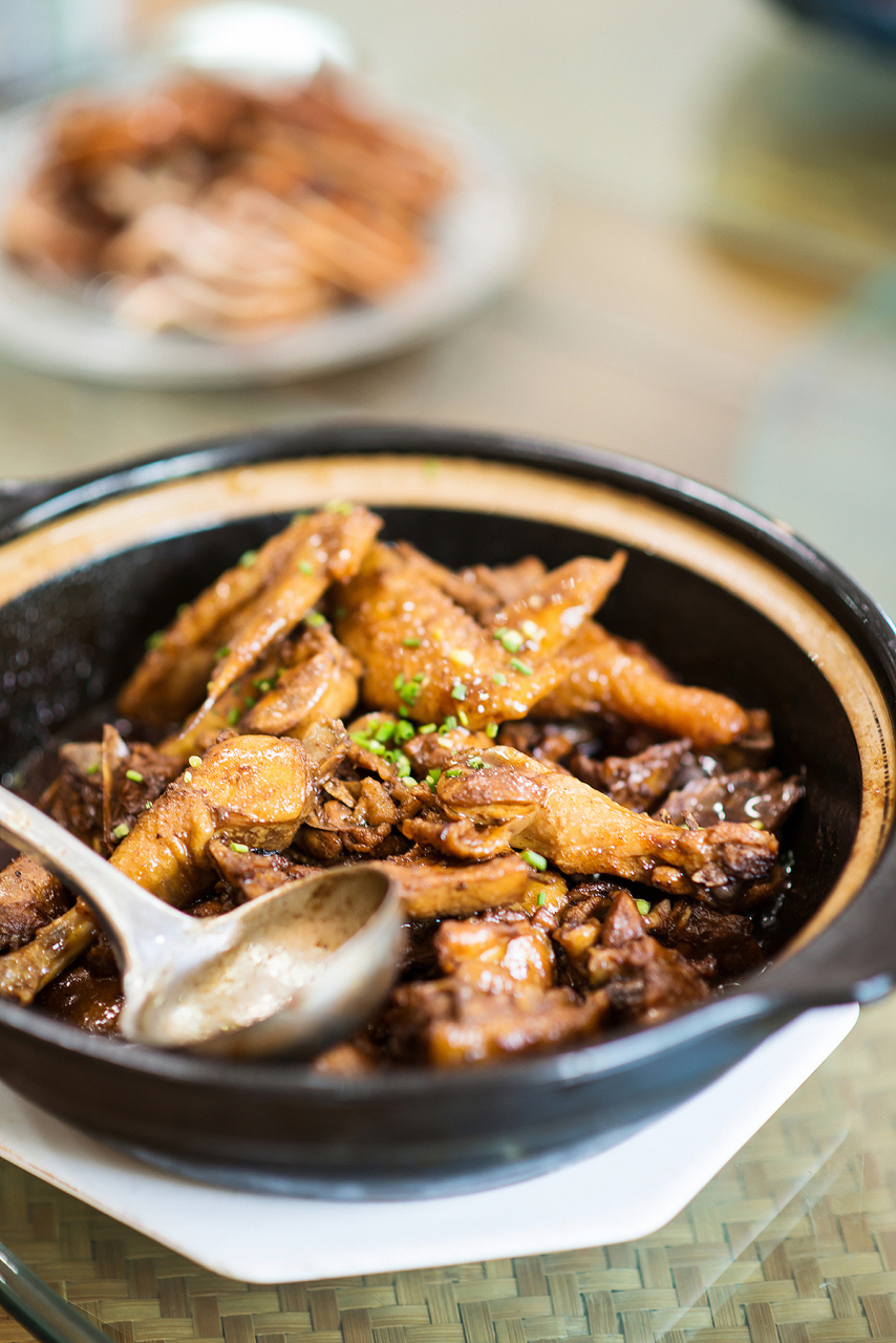 泉州的姜母鸭店不少,可要说最出名的,当属斯丹姜母鸭.