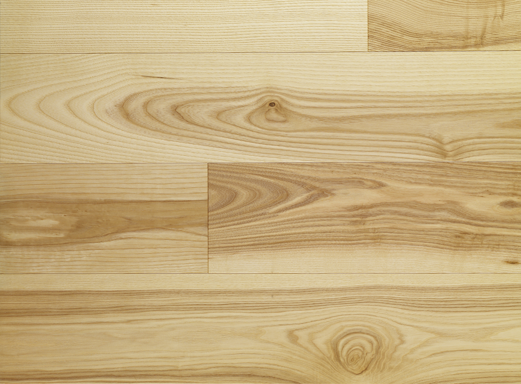 如果要辨别实木地板的真伪,可以从以下几个方面入手:  1.