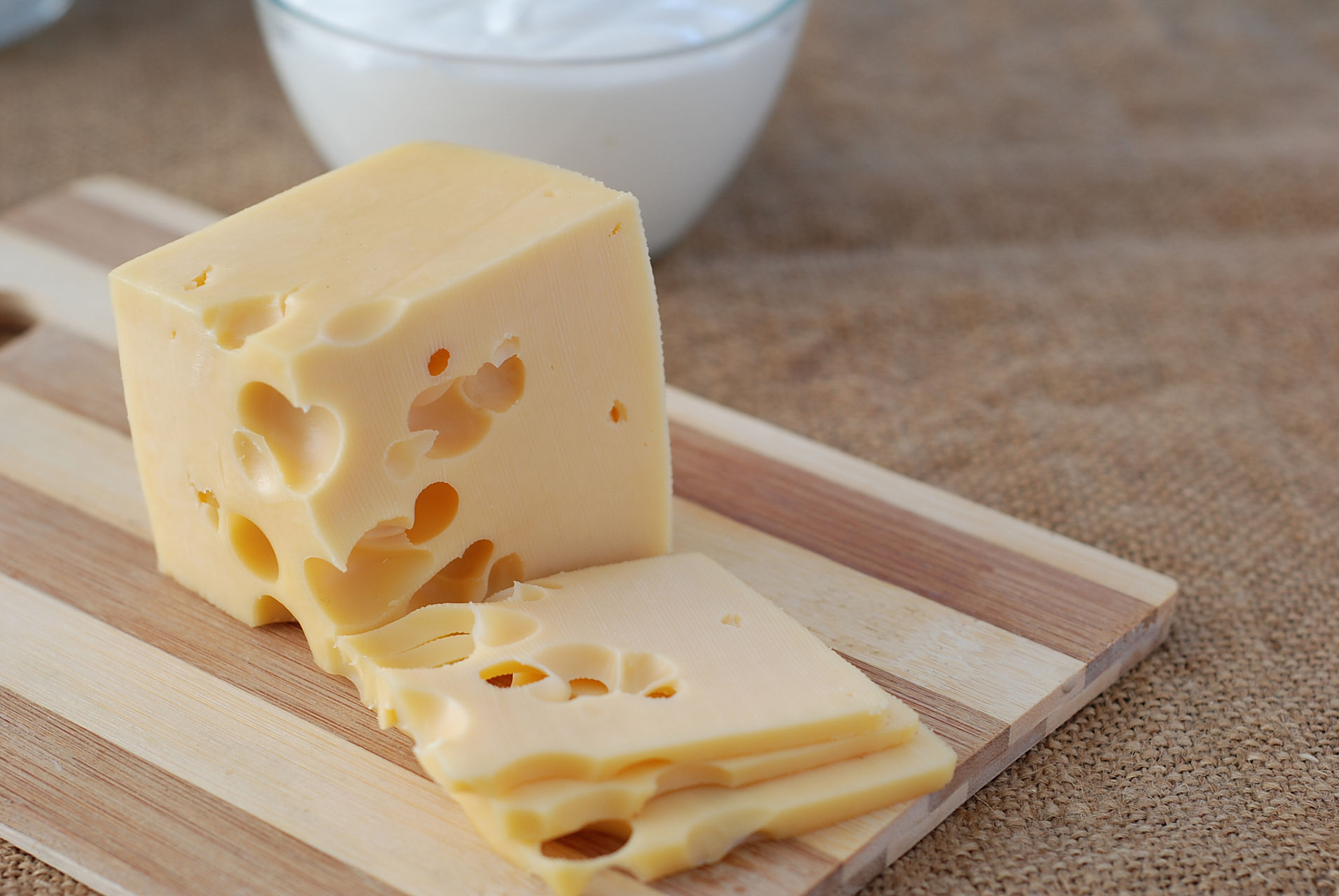 寻找百度ai写手计划# 俄罗斯人为什么这么喜欢吃奶酪,俄罗斯奶酪好吃