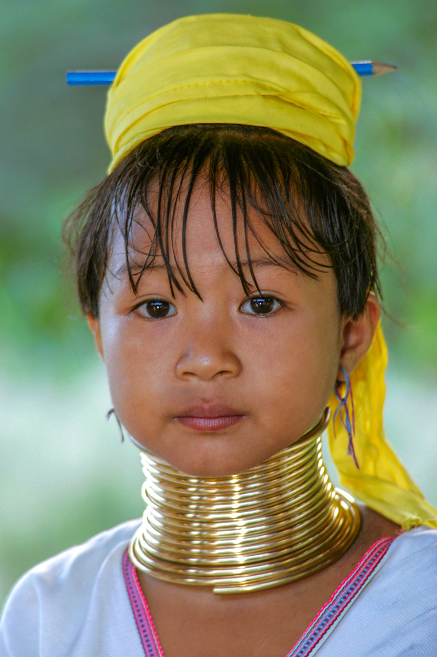 长颈族#,这个称呼可能会让人联想到颈部异常生长的人群,但实际上它指