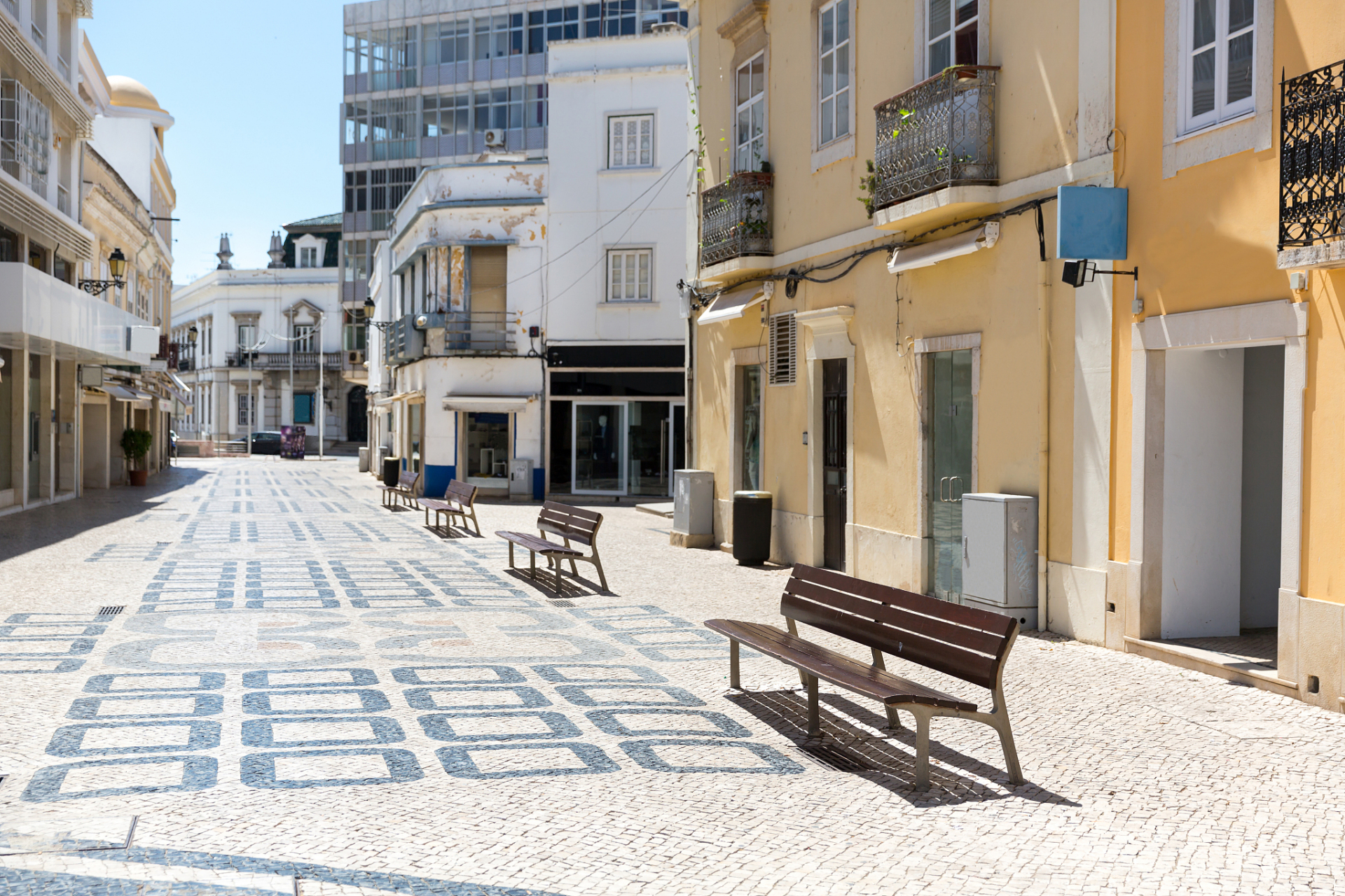 漫步巴黎灵魂之路 —— 圣米歇尔大道:穿越历史与现代的梦幻之旅