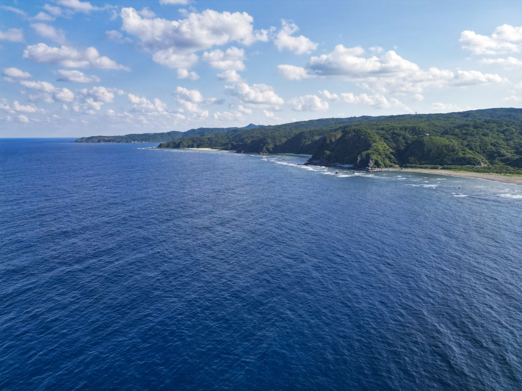 日本是一个位于太平洋西岸的岛国,领土面积约为37.8万平方千米.