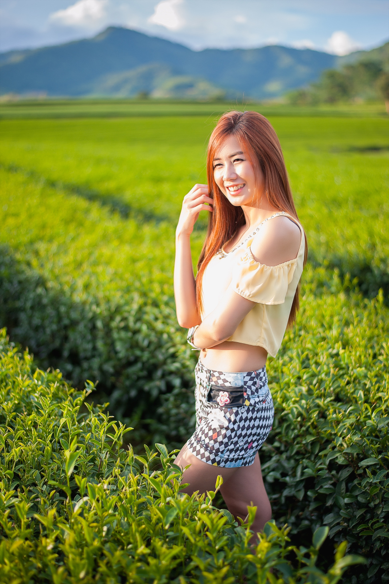 两性世界,一个"饥不择食"的女人,往往会有这四个举动,很明显