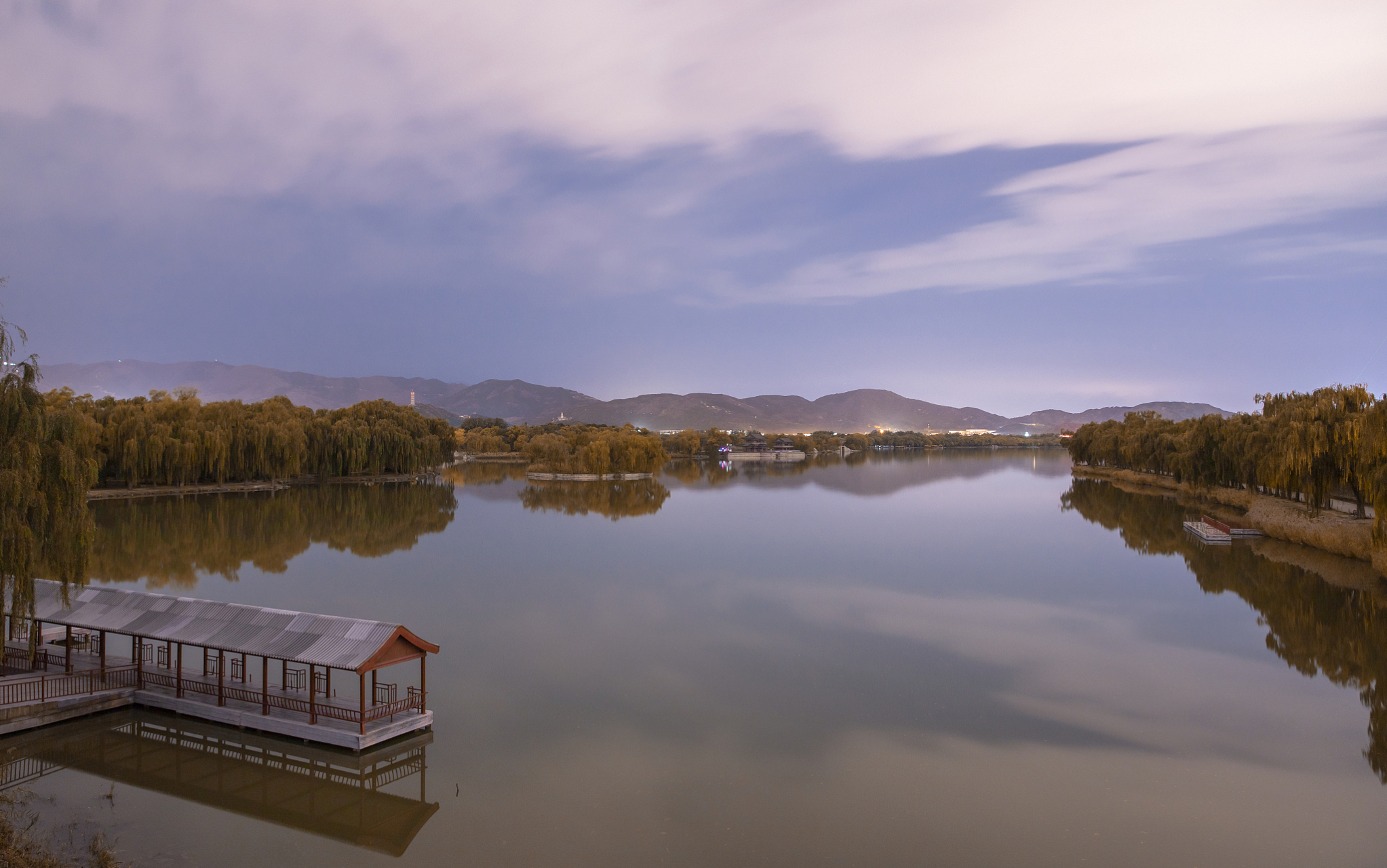 枫树坝水库简介|枫树坝水库,又名青龙湖,位于广东省河源市龙川县中部