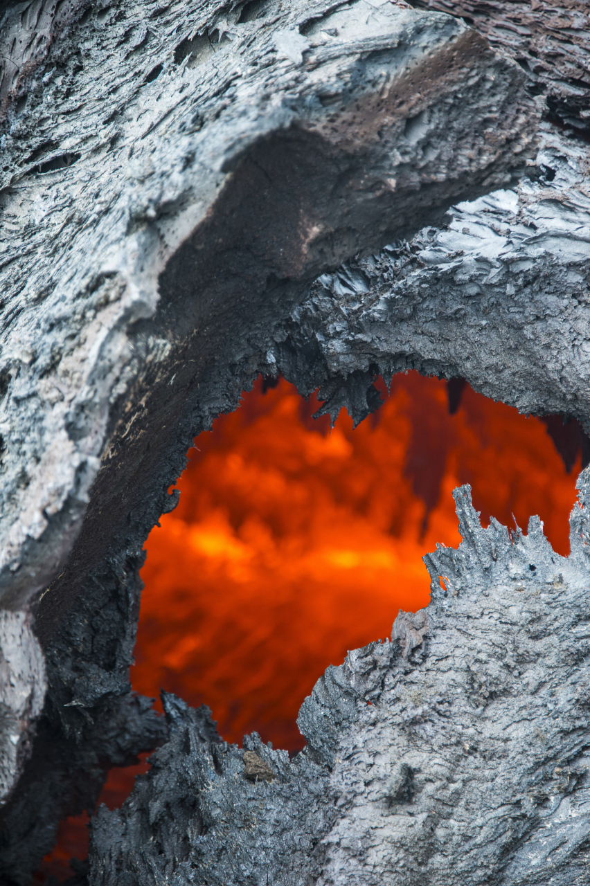 冰岛火山岩浆图片