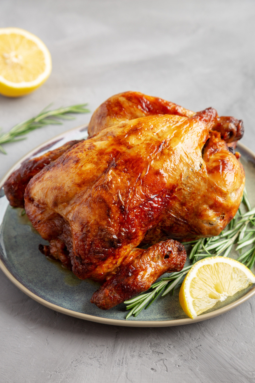 内蒙古美食-熏鸡  卓资山熏鸡是内蒙古自治区乌兰察布市卓资县的传统