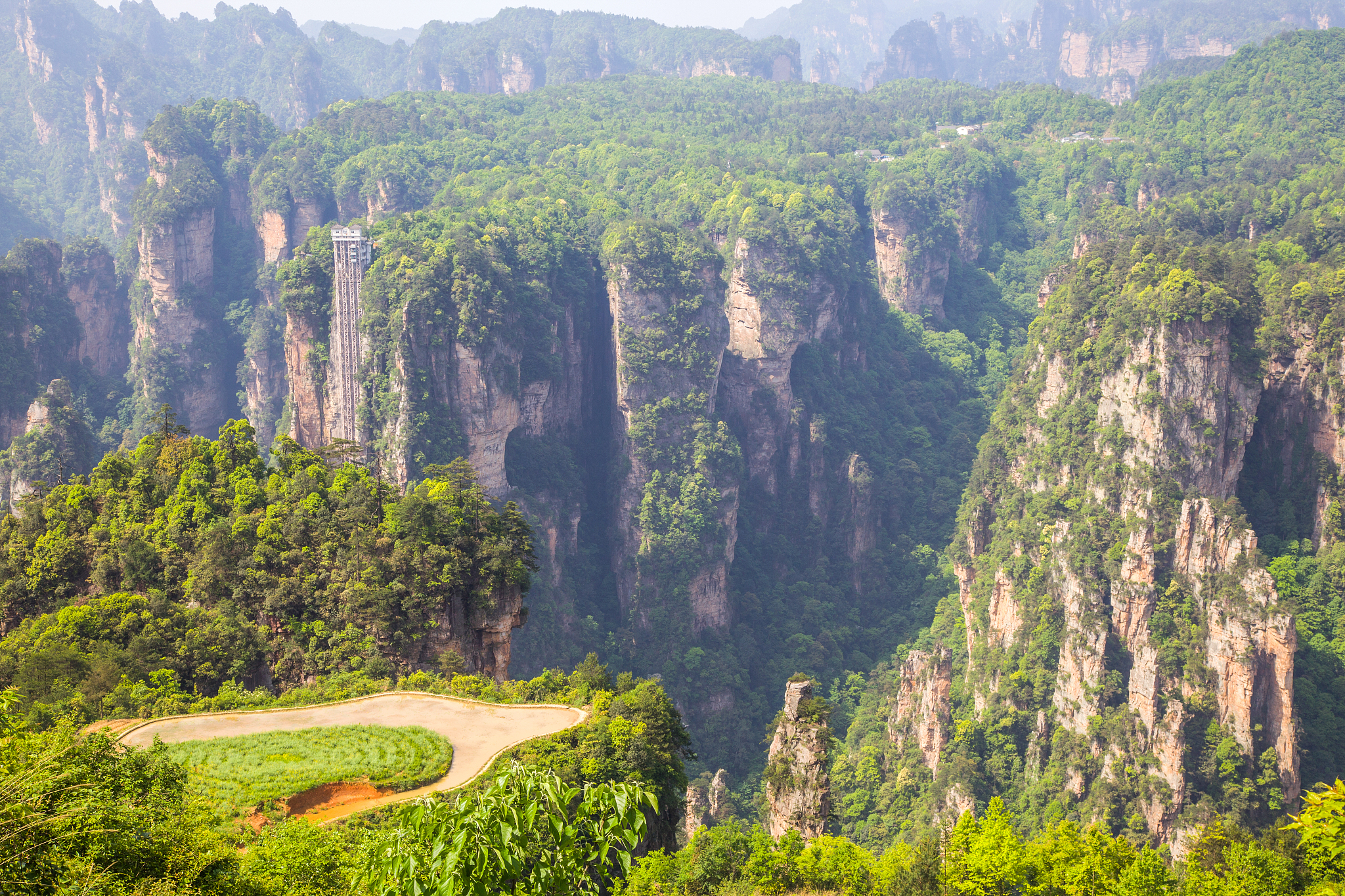 宜宾市最高的山峰图片