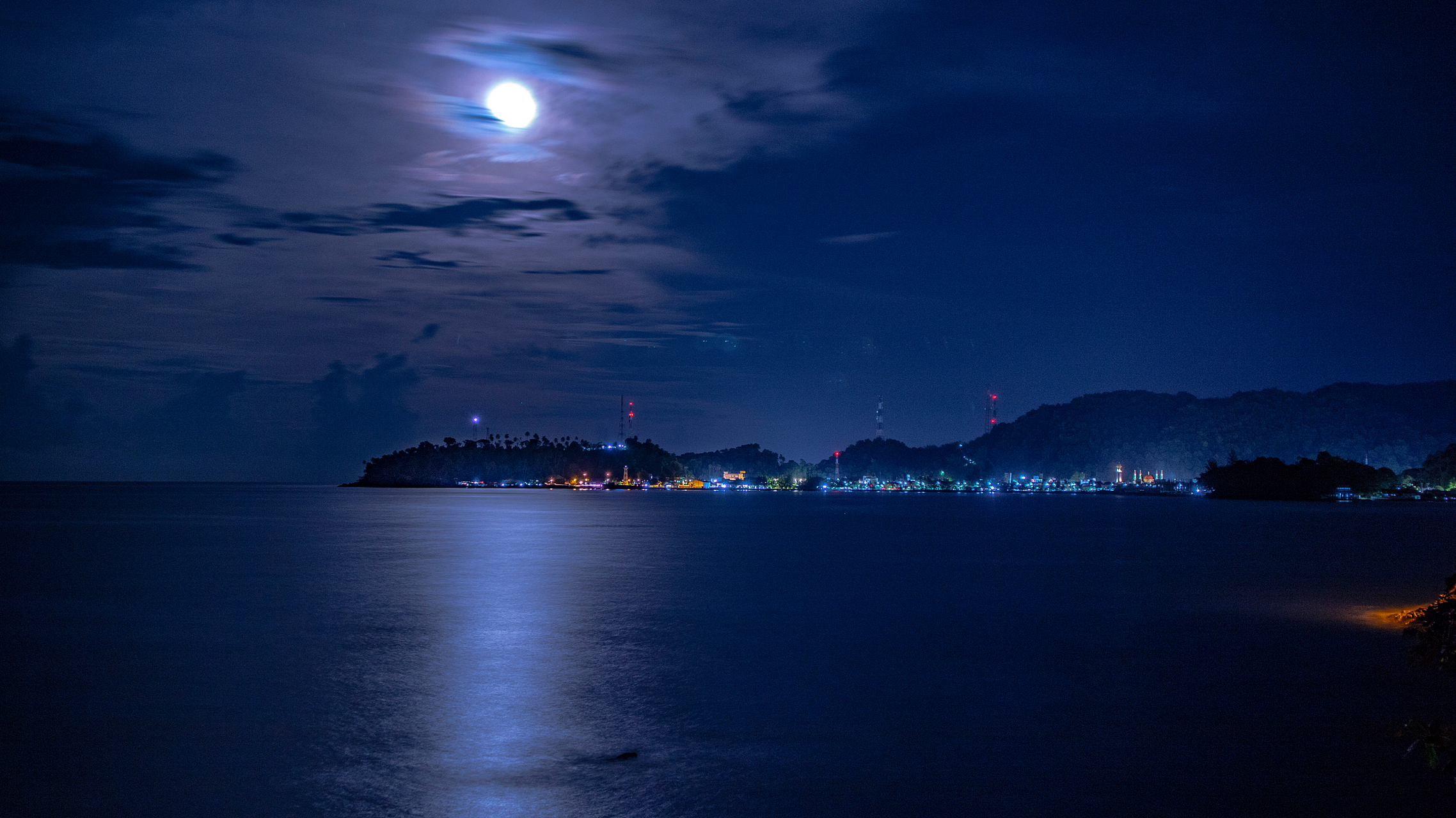 大海夜景壁纸图片