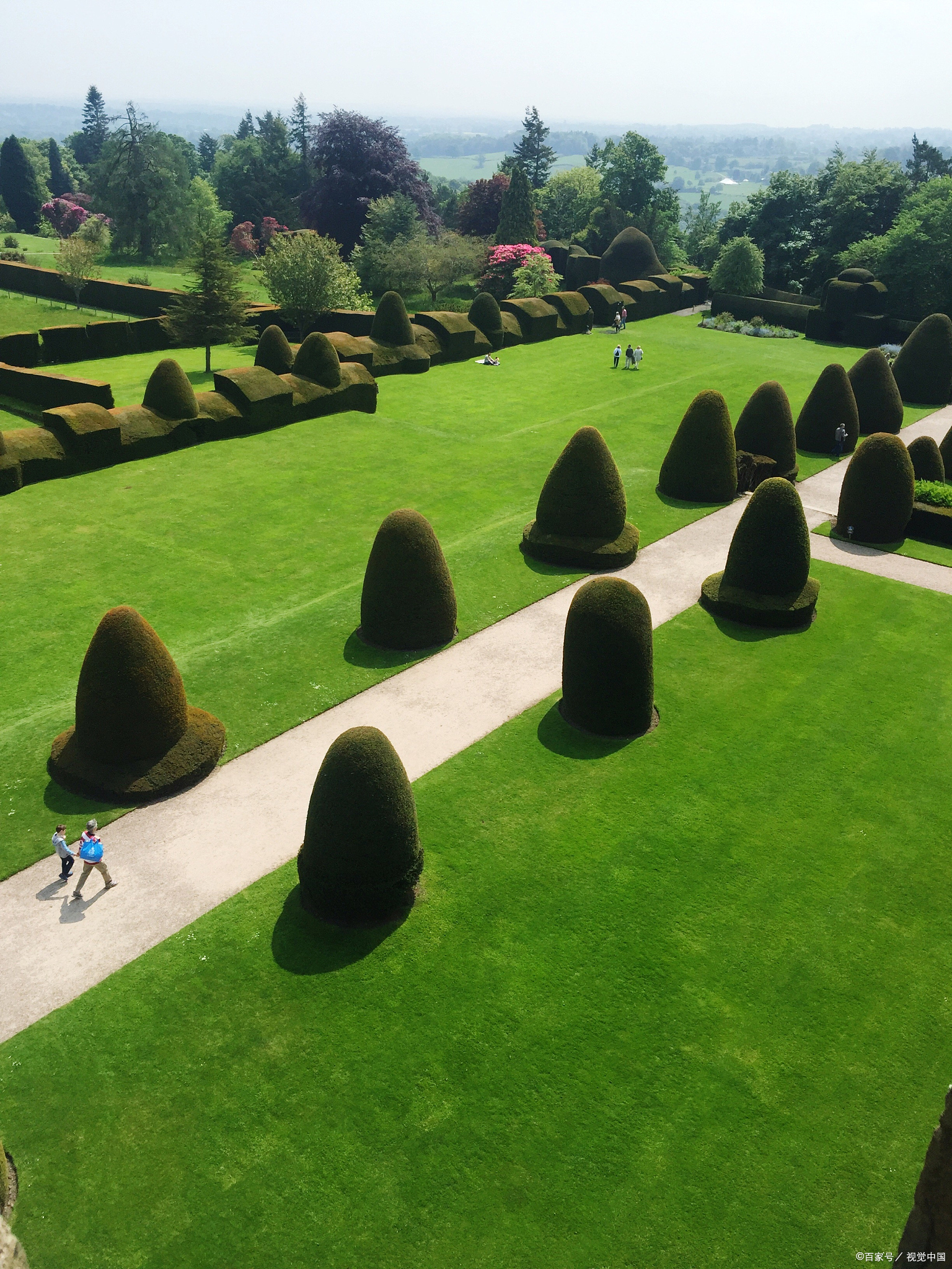 歌声悠扬,只为那懂它的知音轻启朱唇;美酒醇厚,只为信赖之友倾杯沉醉