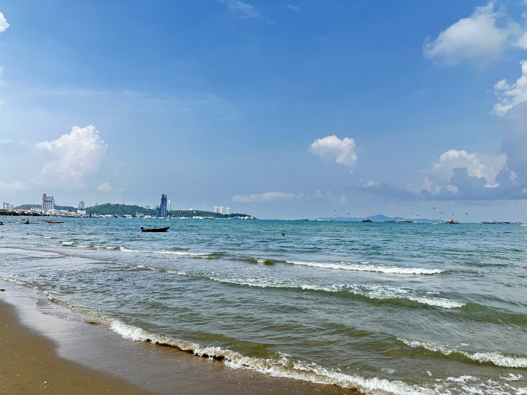 嬉行记# 据传说,三亚 清水湾旅游区,是由一位仙女所创造而成的,因而