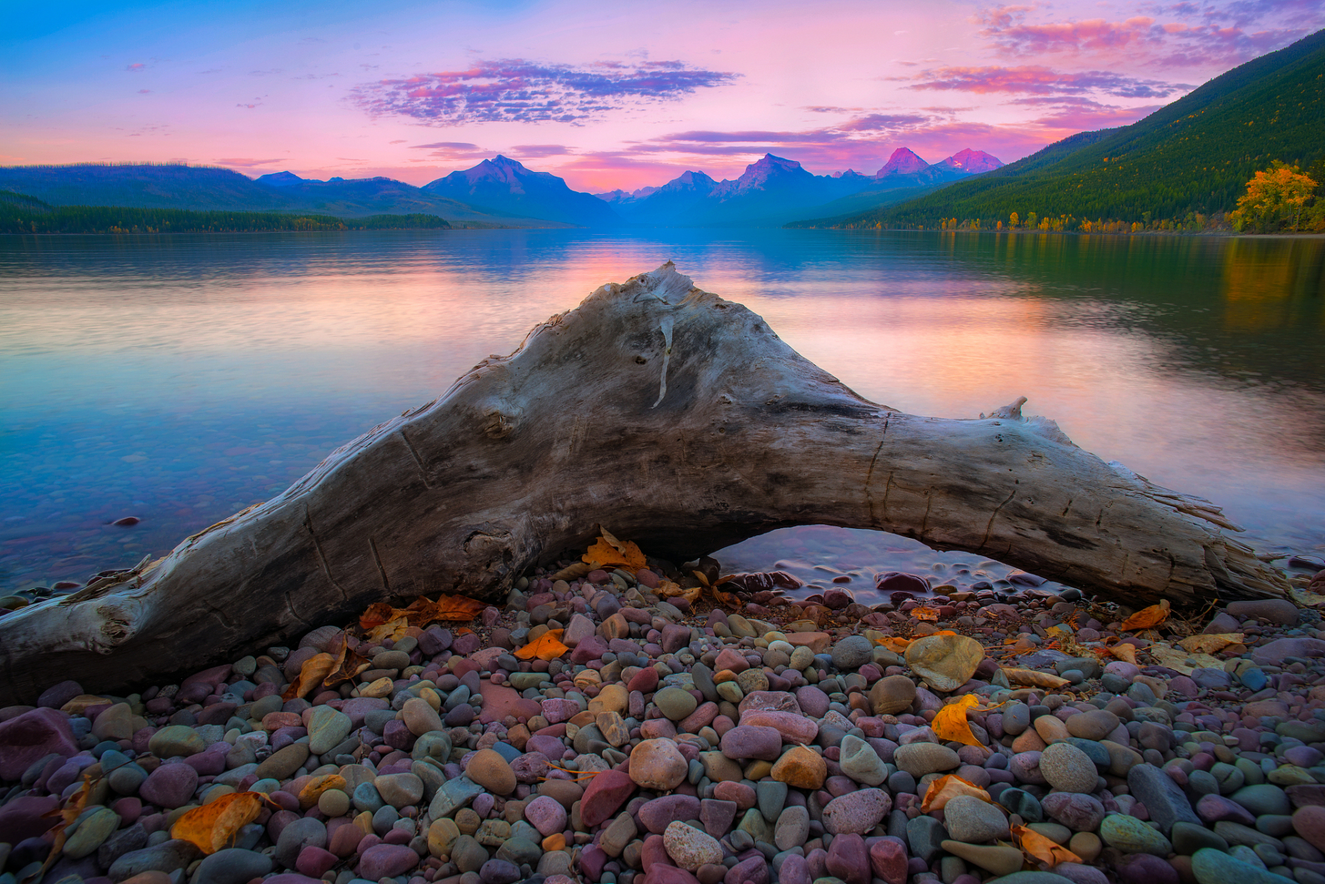 使用超广角镜头拍摄风光照片时,需要注意以下细节以获得令人满意的