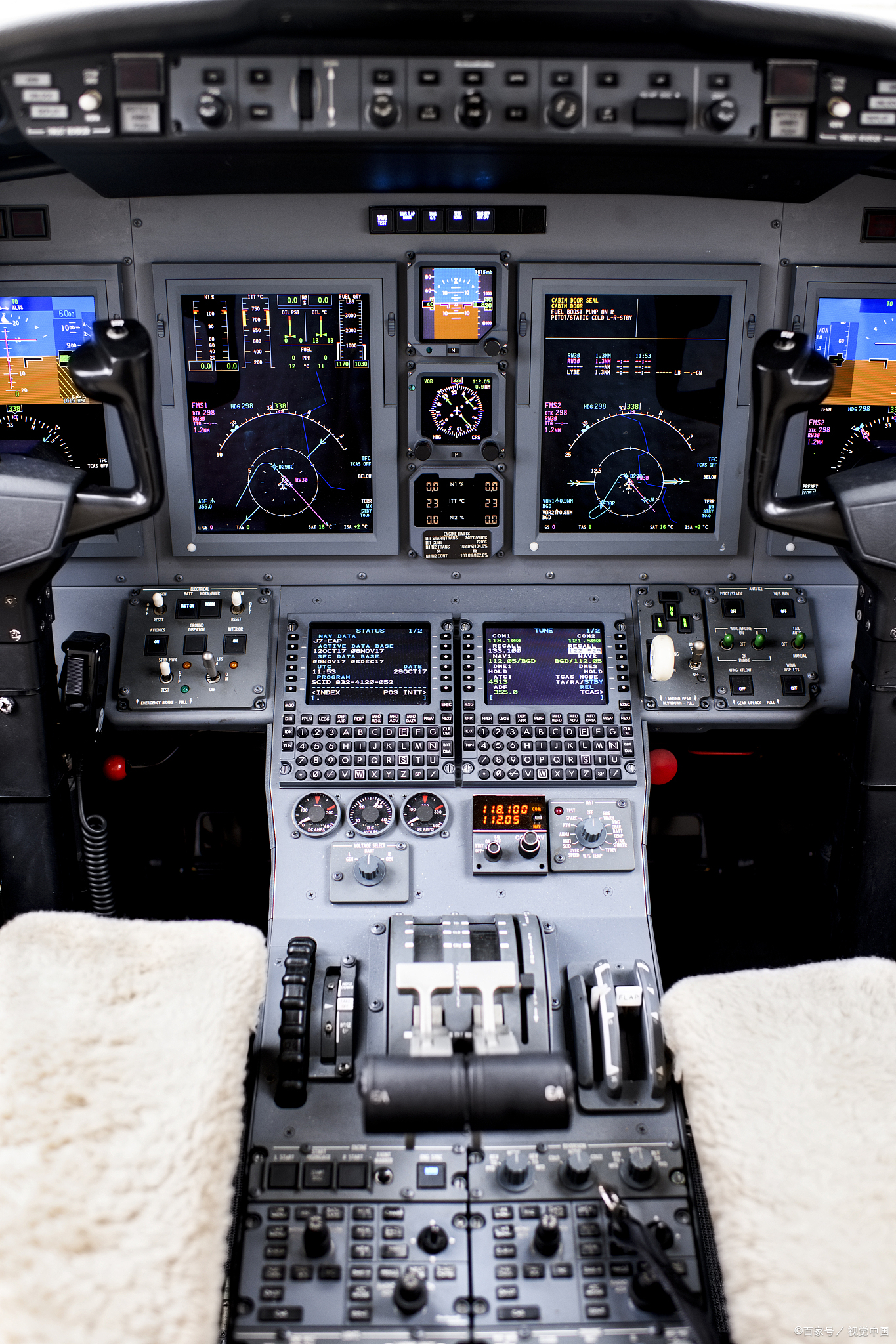 回顾拉塔姆航空的la800航班,剧烈晃动,急降波音787驾驶舱波音787