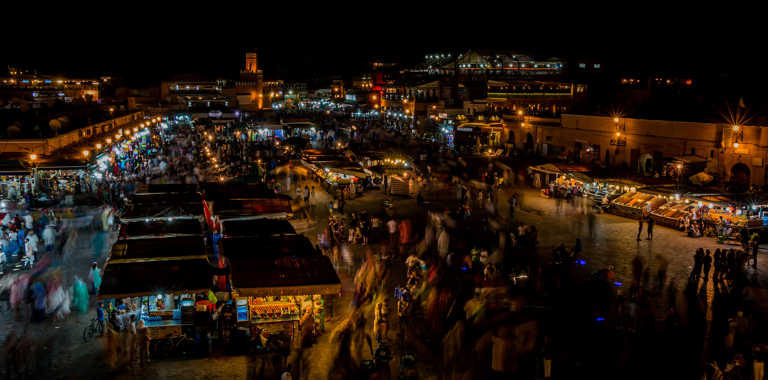 #嬉行记# 敦煌沙洲夜市,这个历史悠久而富有特色的夜市,位于中国甘肃