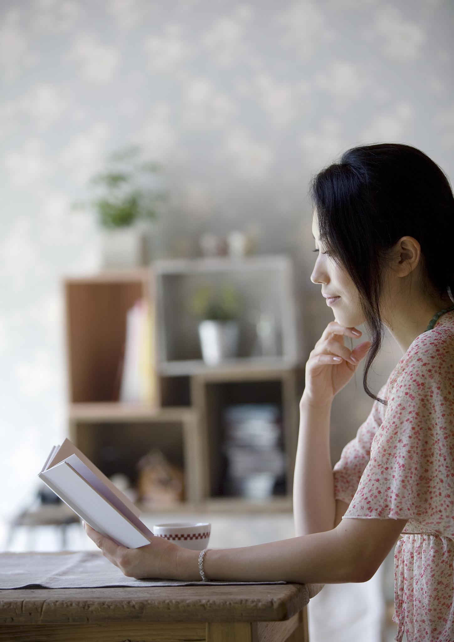 安静的日子里,每一本书都成了心灵的慰藉