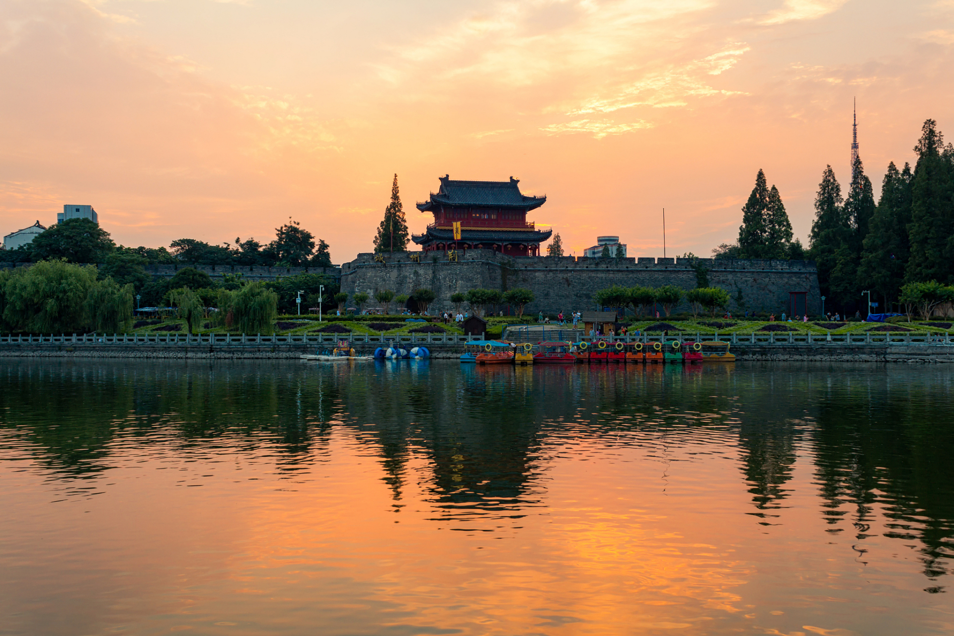 下面是一些最具备文化底蕴的景点: