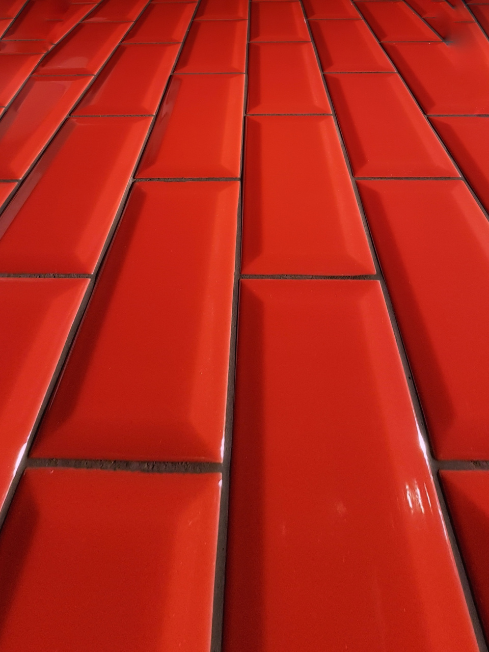 醇酸红丹底漆 醇酸红丹底漆是一种常用的防锈底漆,主要成分是醇酸树脂