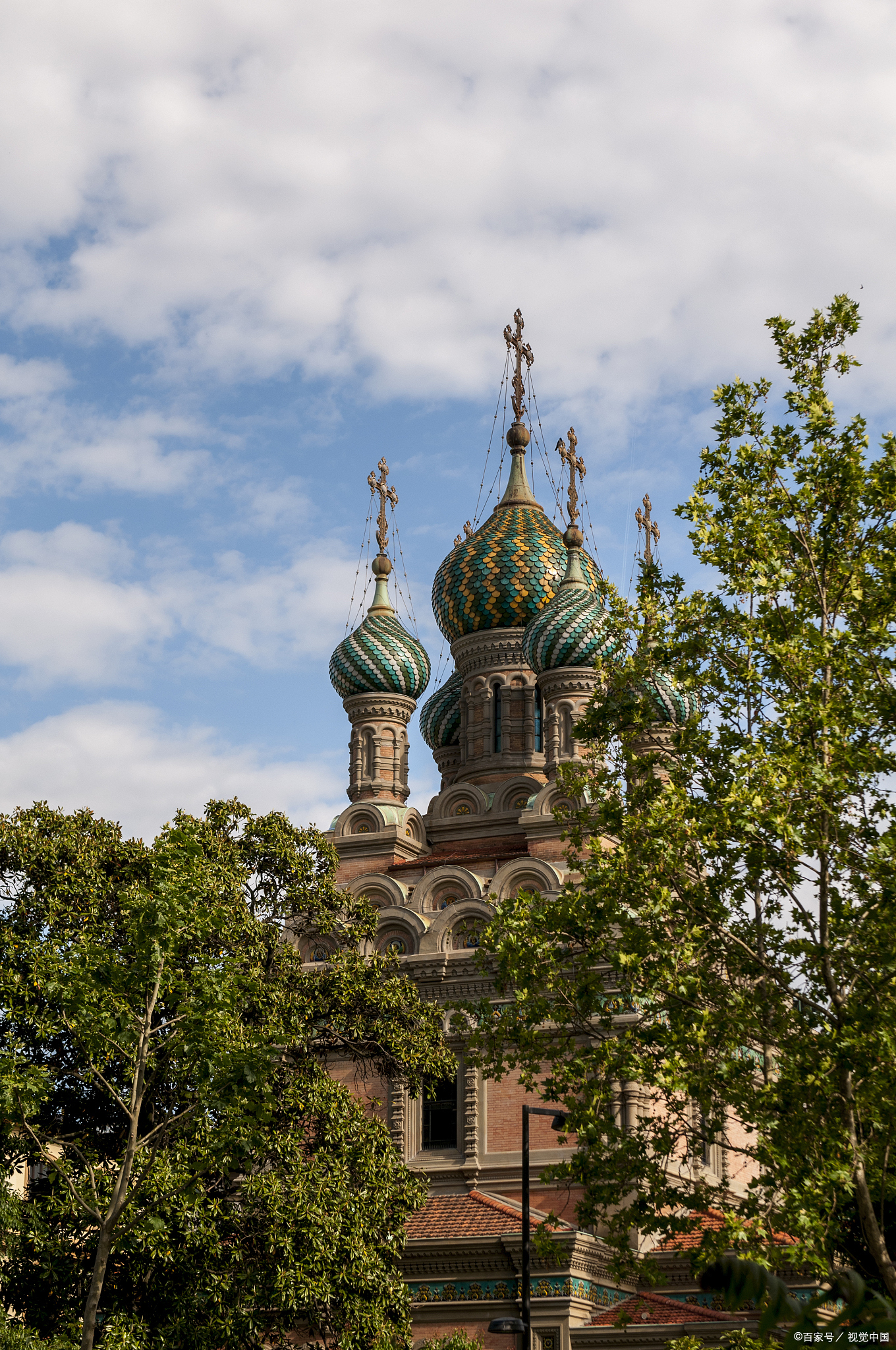 大面积分裂,能走的都走了,最后剩下的基本是俄罗斯传统核心区 远东