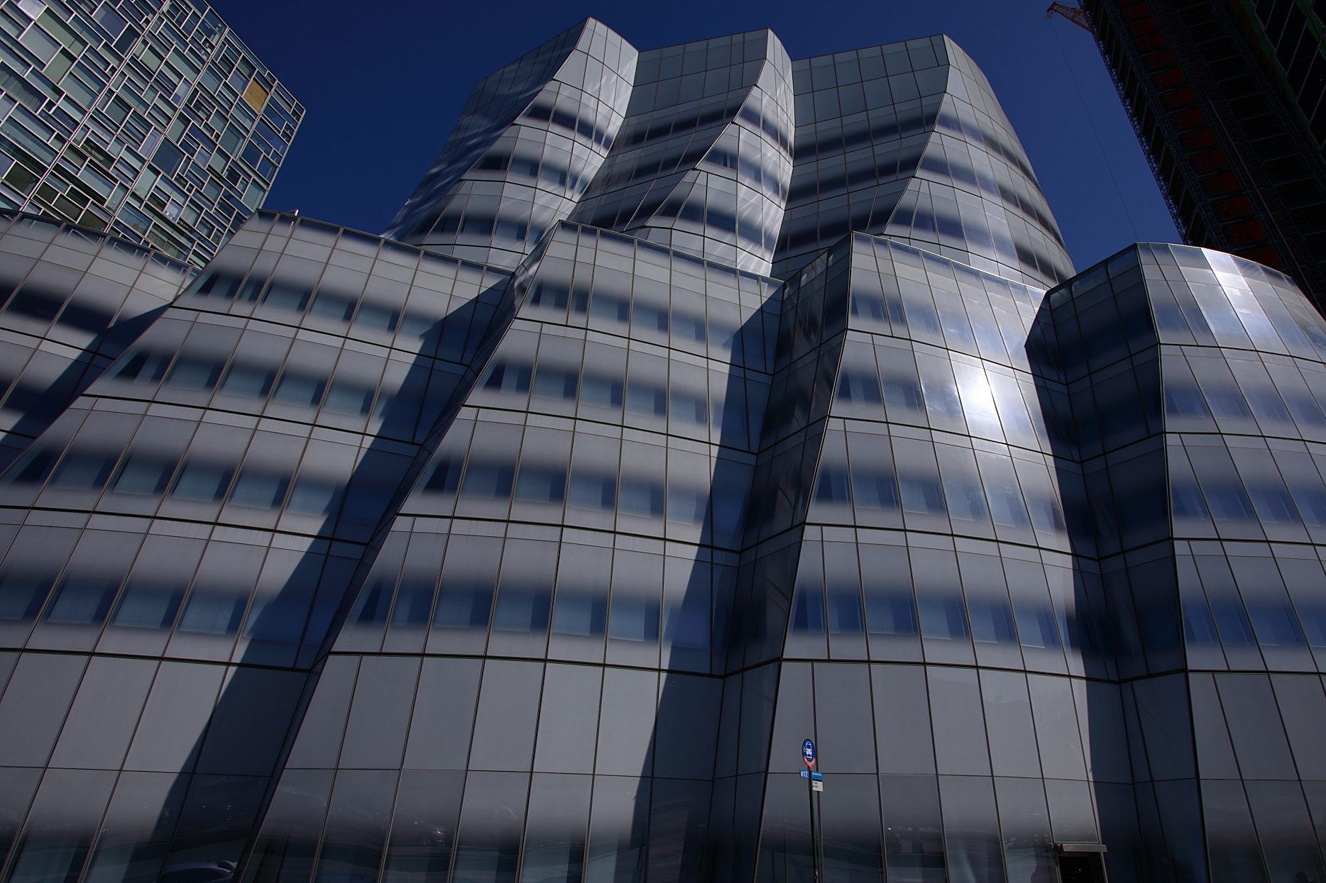 想象一下当地震来袭时你和家人安然无恙,生活必需品