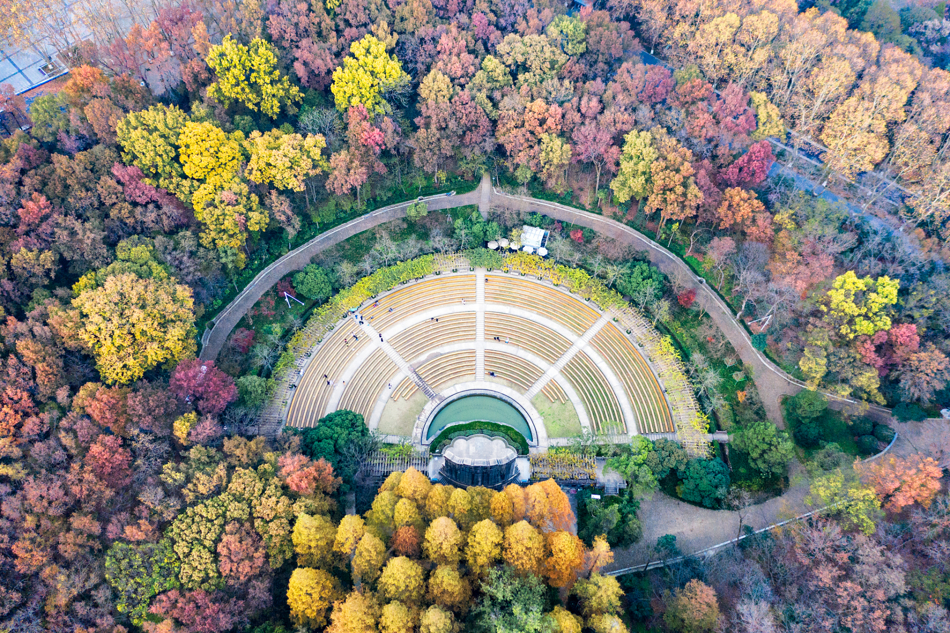 南京美龄宫:四季美景如画96 南京美龄宫,位于南京市玄武区钟山风景