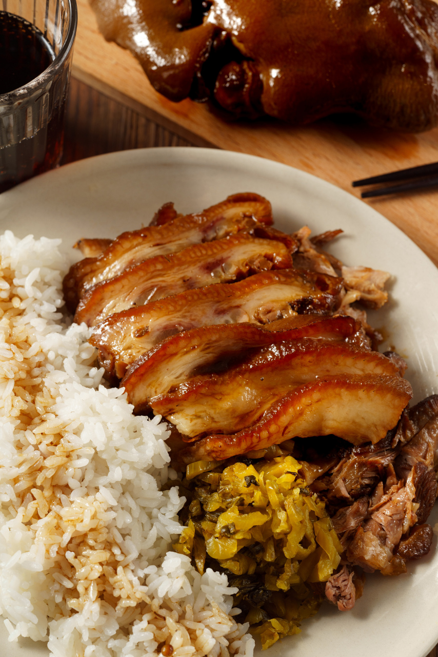 猪脚饭品牌的发展风口来了  2013年之前,"猪脚饭"类注册企业的数据