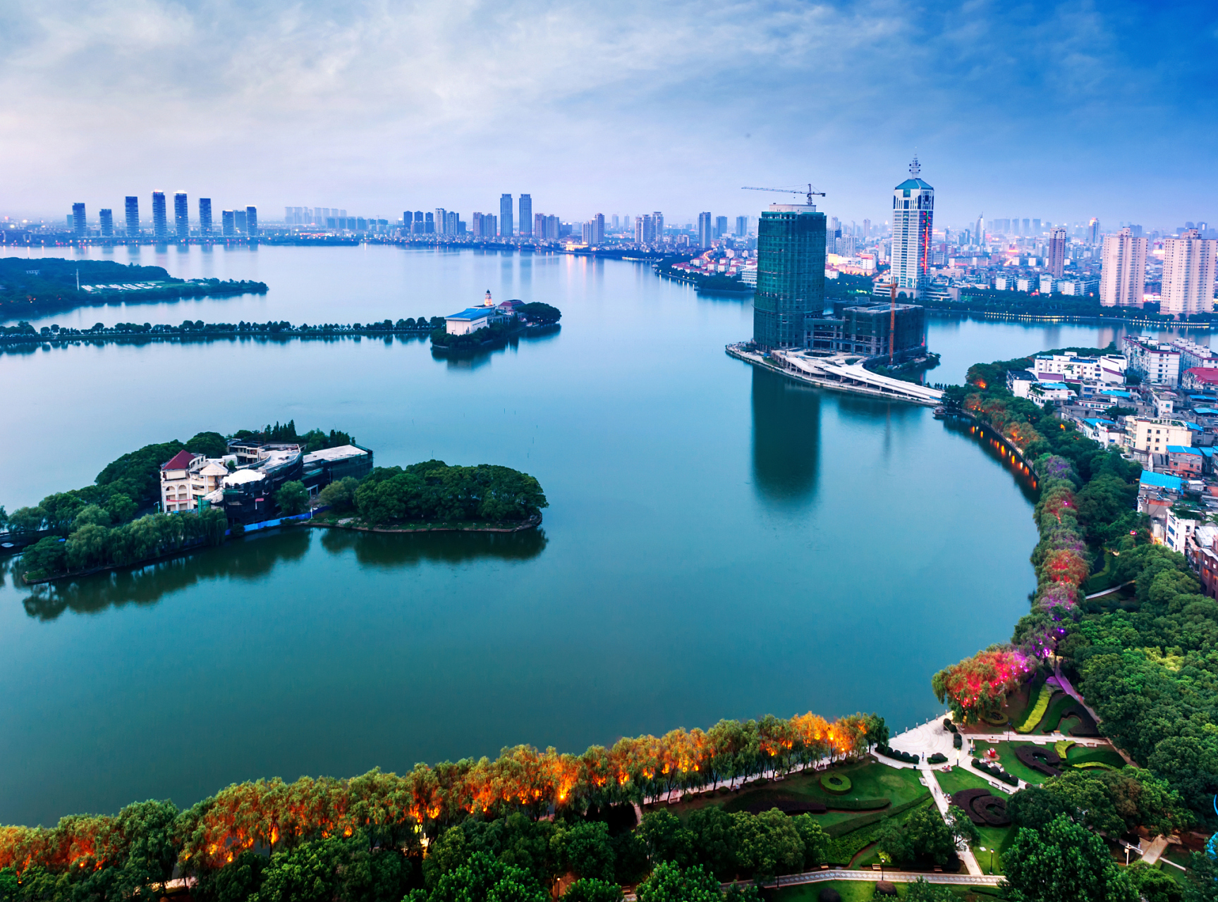 江夏区围绕武汉市赏花游发展布局,利用"三分山三分水三分田"的山水