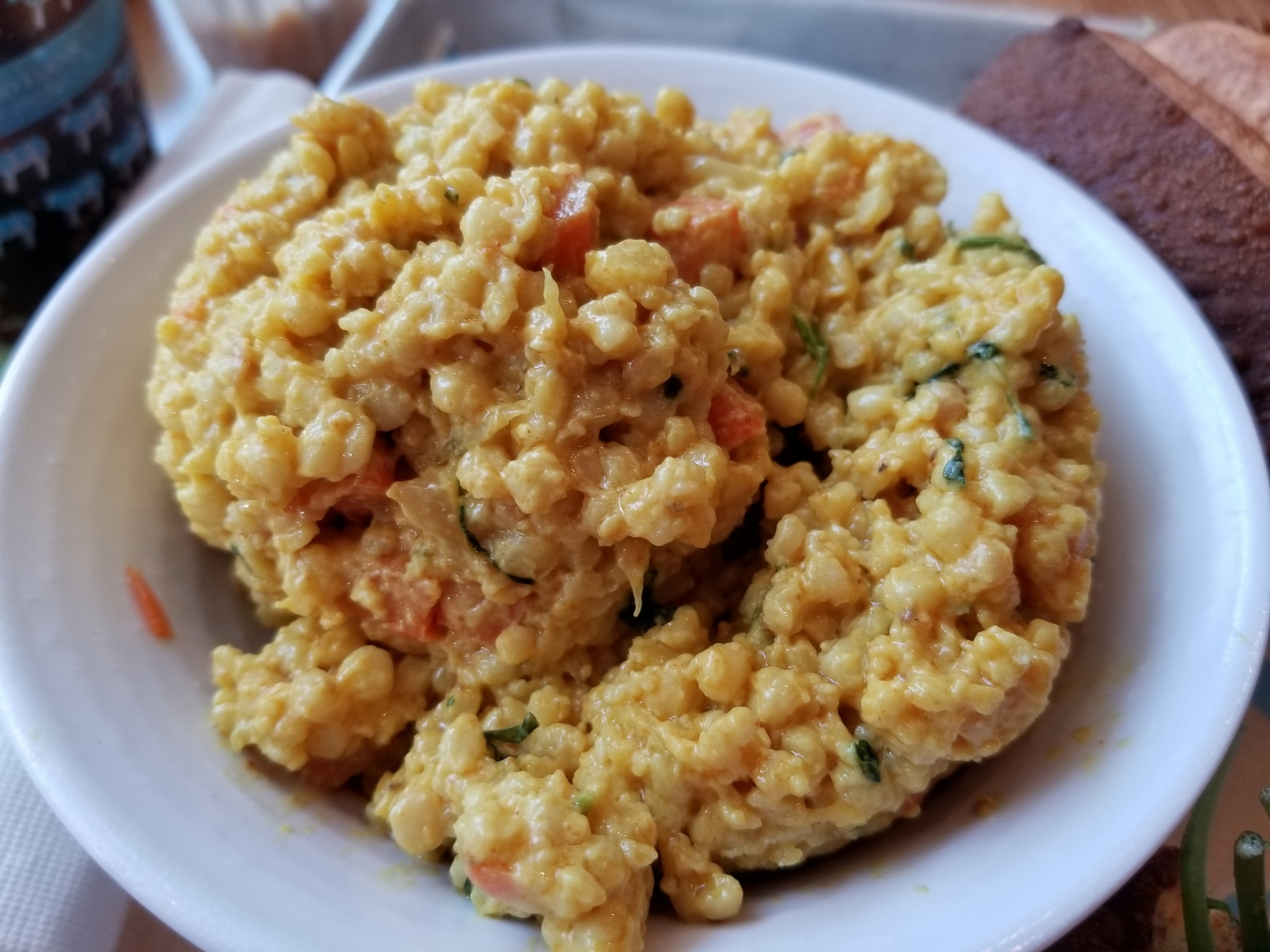 网红:释一刀 玉米面渣肉是安徽六安的一道传统特色美食,是将玉米煤屯