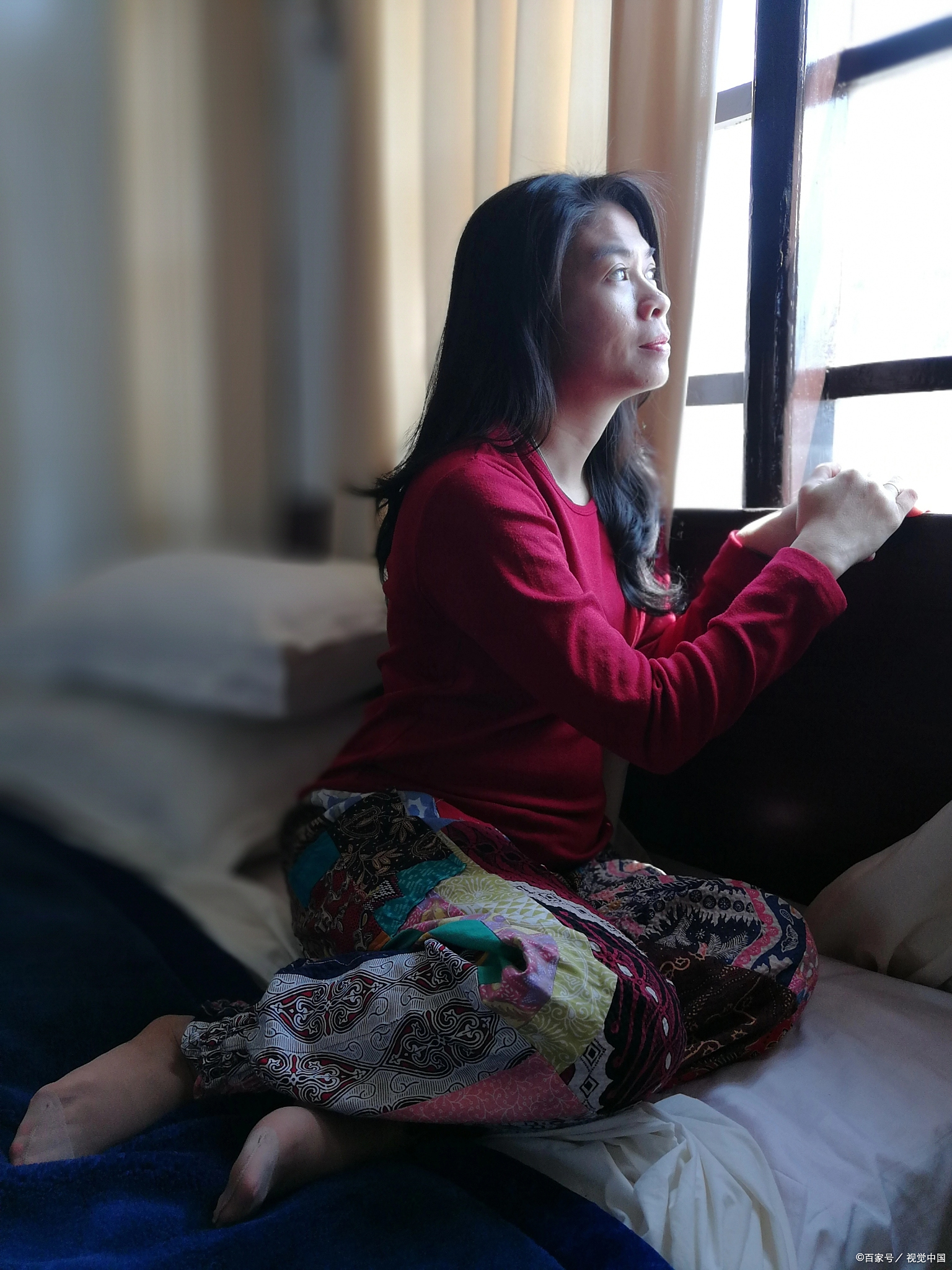 我朋友现在55岁,拿着微薄的2000多元退休金,过的日