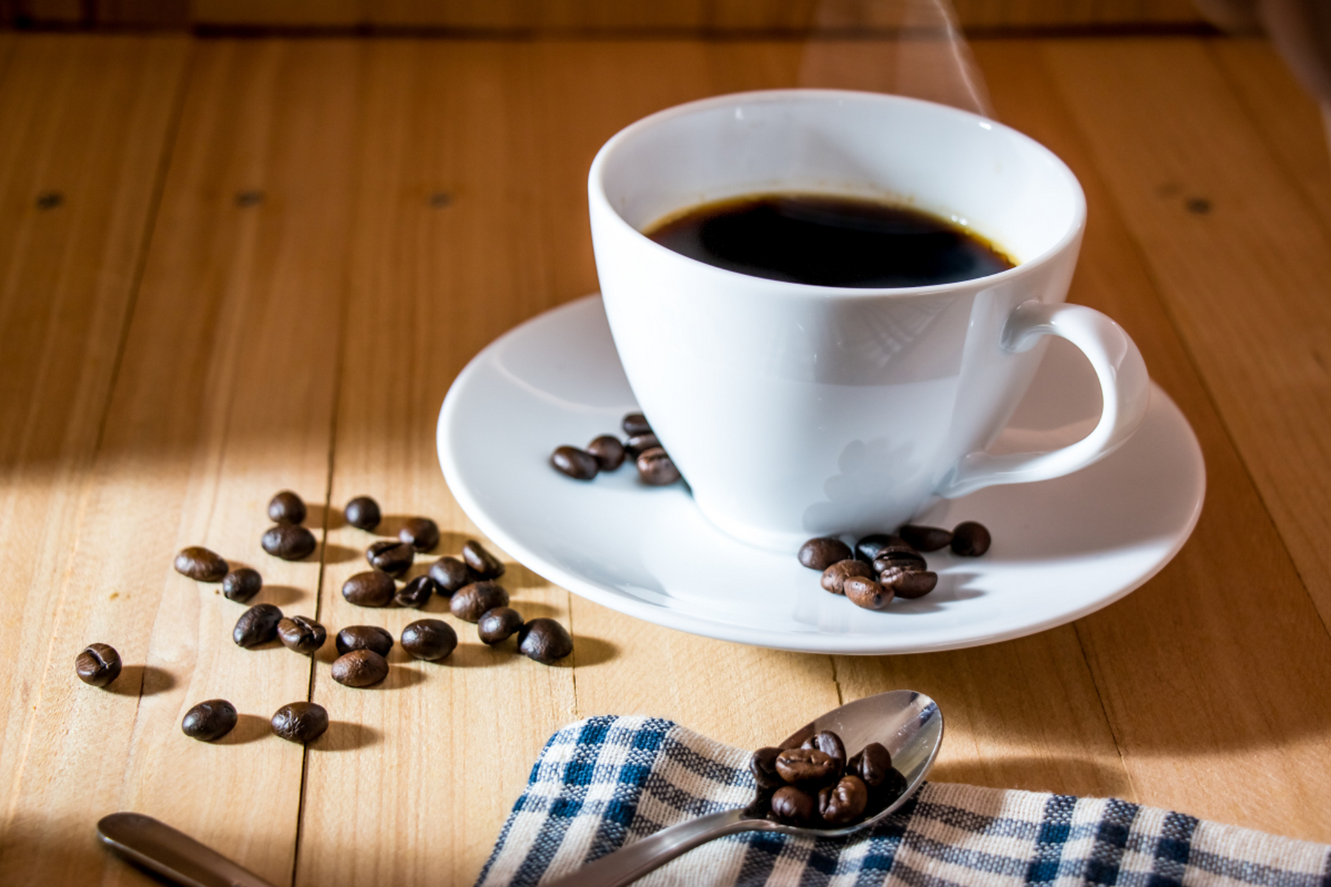 佳禾食品在现制茶饮咖啡市场快速发展中,利用行业趋势,发挥多元化产品