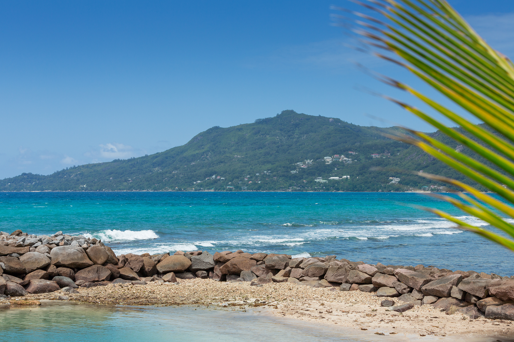 海南陵水旅游景点攻略|陵水是海南省的一个美丽海滨城市,有许多值得一