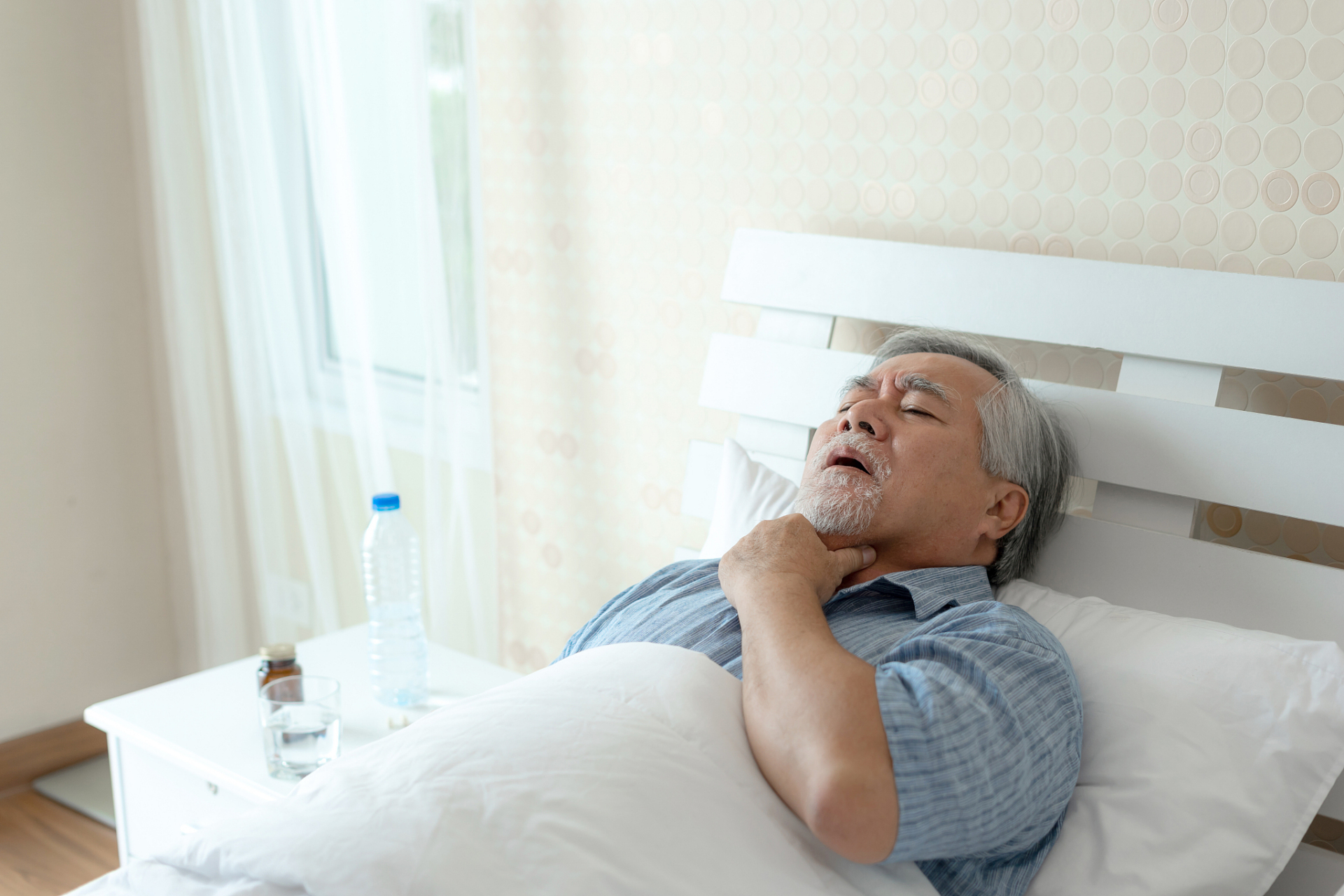 老人打鼾有什么法子?