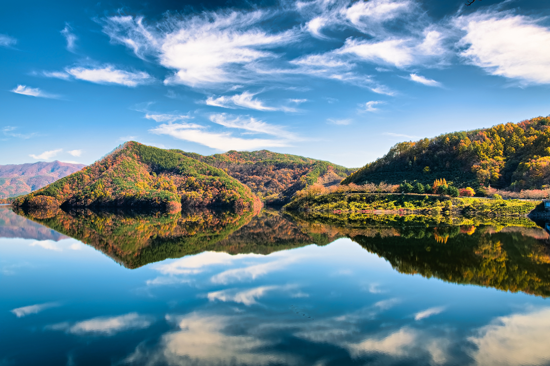 山川毓秀图片