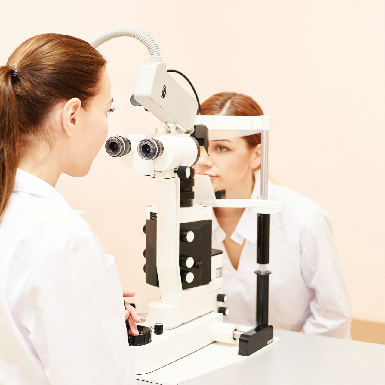 眼科护士45秒救回卡喉幼童,让网友敬佩庆幸之余,想到了通才与通识教育