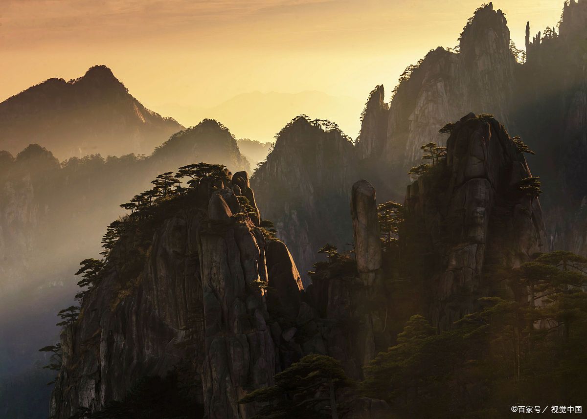 黄山最高峰海拔最高多少米?黄山最高峰:莲花峰,海拔1864.