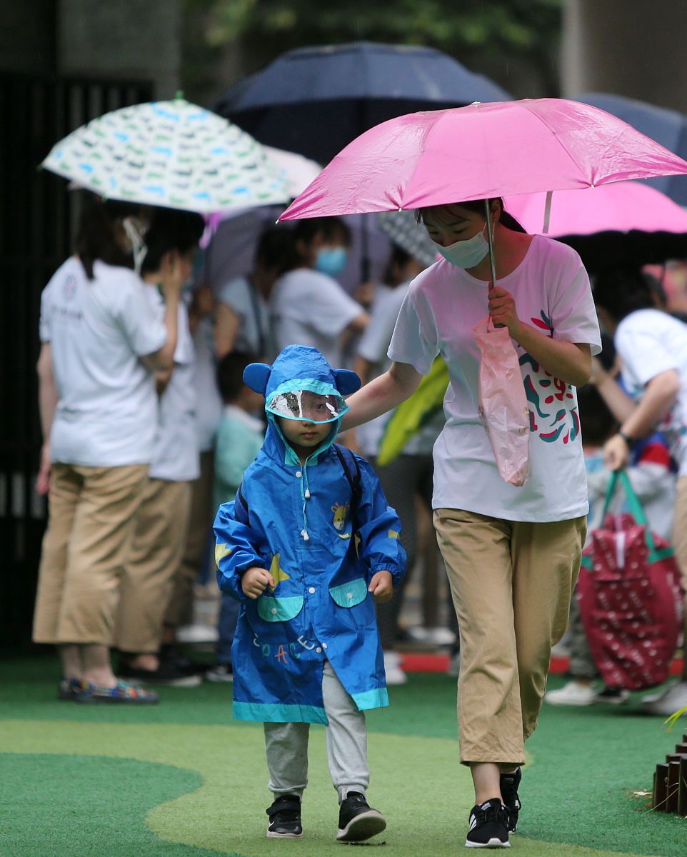 幼儿园小宝贝的时尚穿搭秘籍 温馨