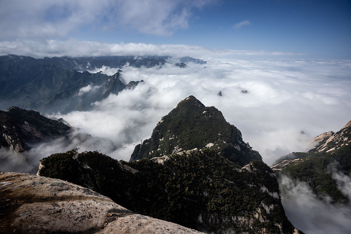 高山险峰图片