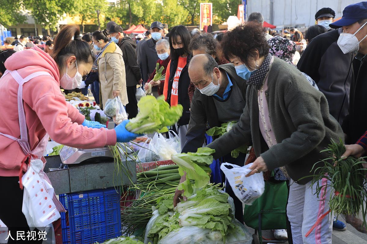 老东门早市:点燃"泉城"的第一缕烟火,寻找济南千年的市井味道