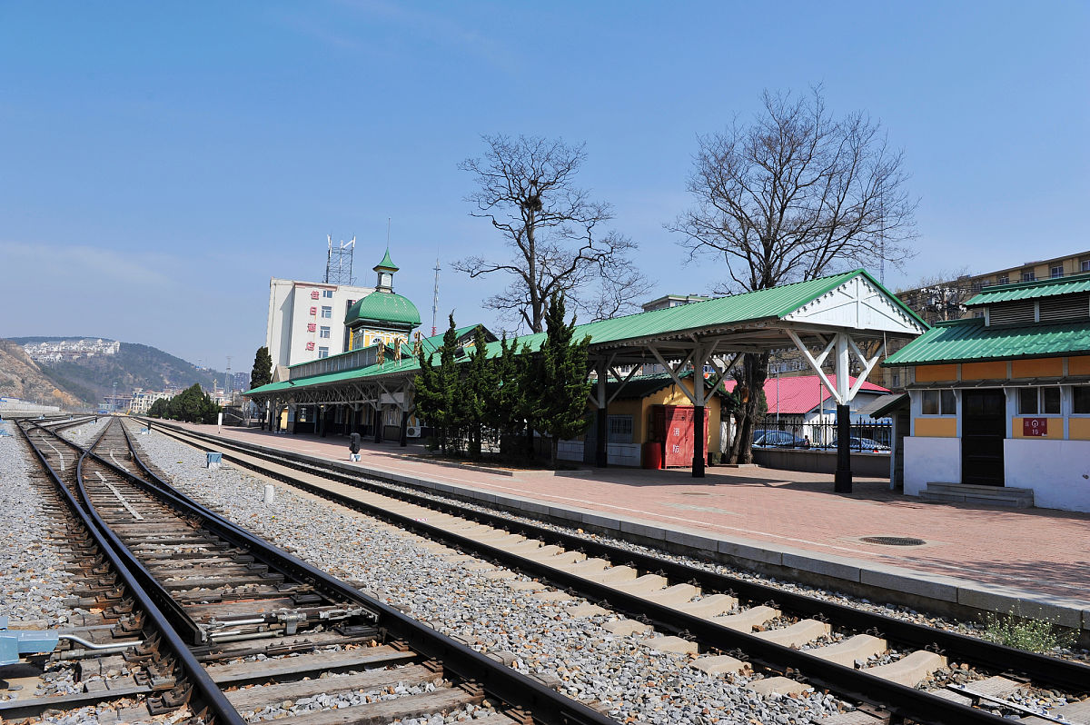 突发:女子跳下余姚北站站台,被g7792列车撞伤
