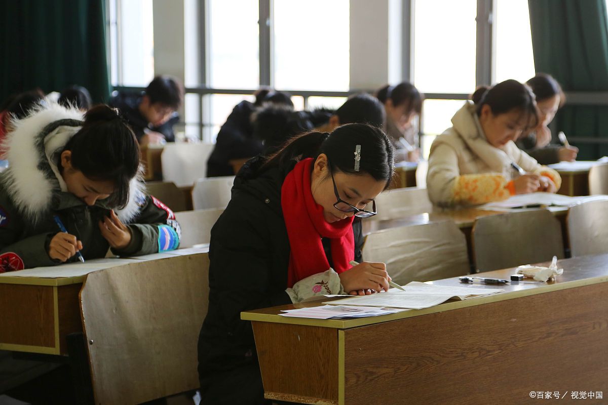 可巧不巧,那年我的考场上出了一个河南省高考理科状元刘帆