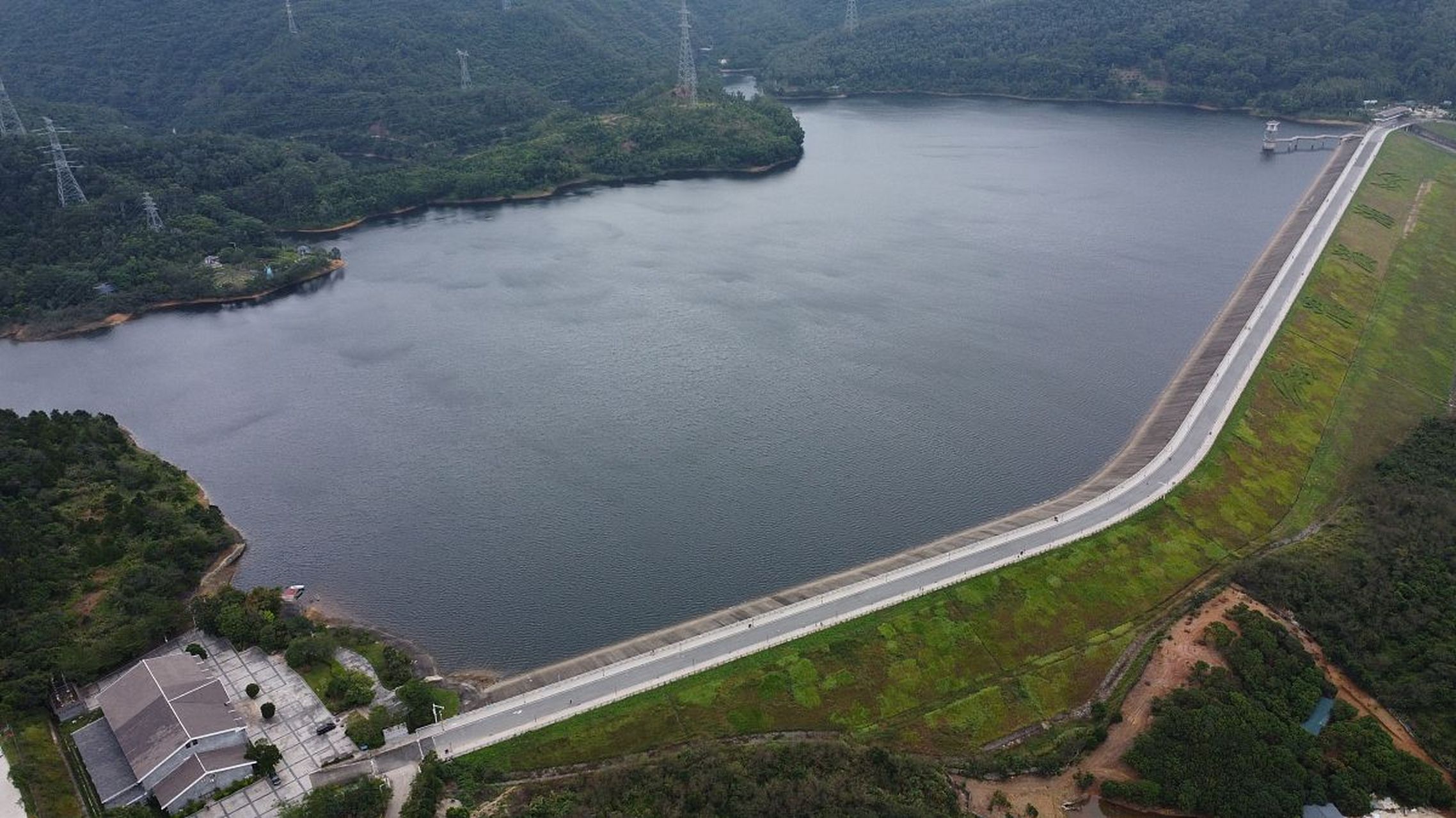 跟我游泰山系列之--虎山水库 泰山虎山水库,位于山东省泰安市泰山区