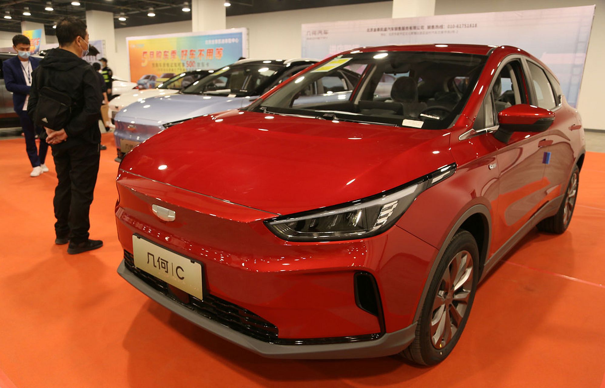 阻止宾利车主施暴的热心律师:比亚迪奖励的20万,为比亚迪点赞支持国产