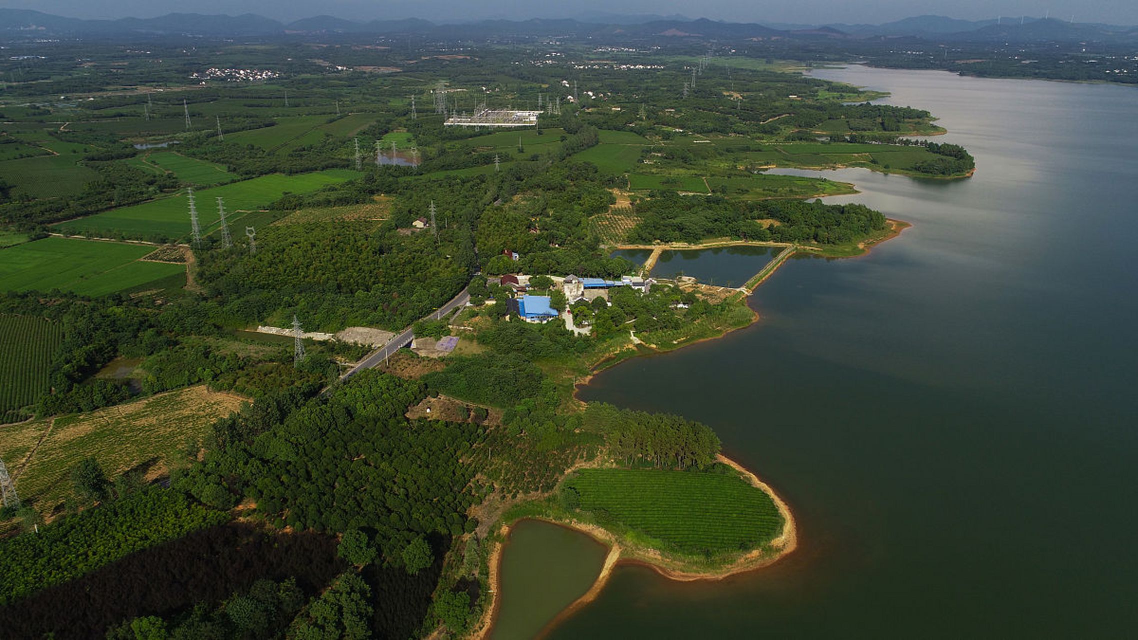 走进成都的蒲江朝阳湖,仿佛踏入了一幅生动的山水画卷,每一处风景都让