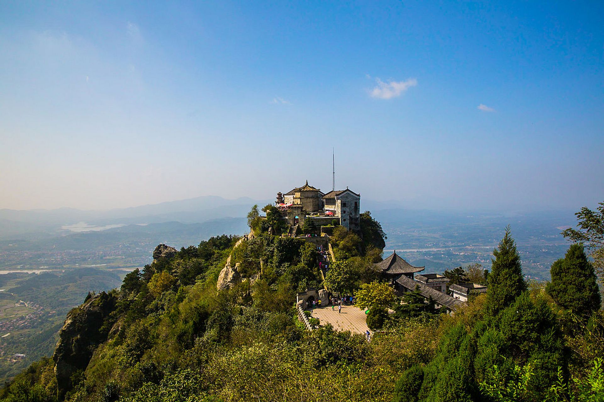 王屋山风景名胜区,是国家aaaa级风景名胜区,总面积265平方公里.