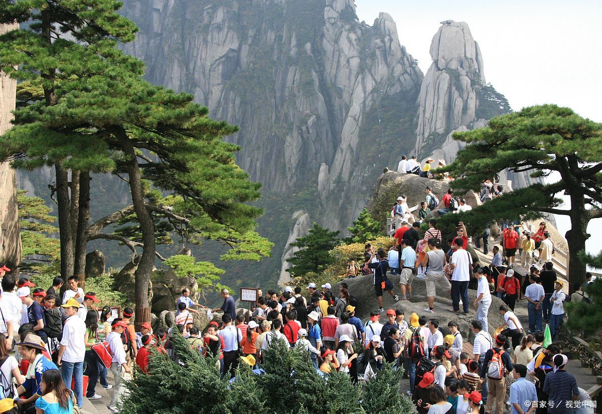 黄山和泰山哪个更难爬?实事求是的说,徒步登黄山则更具有挑战性