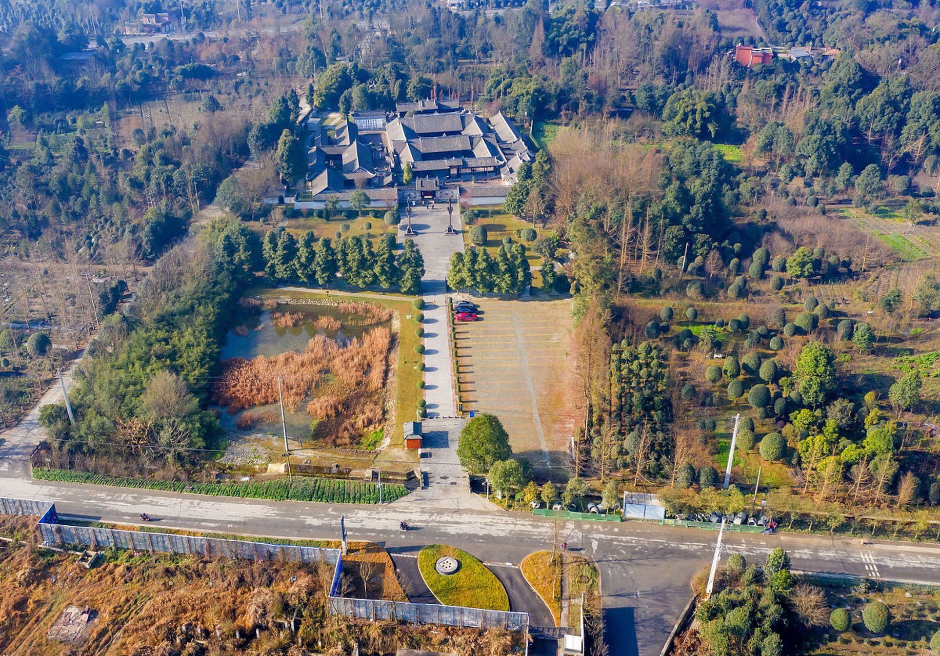 陈家桅杆位于成都市温江区寿安镇天鹅村,系清代咸丰年间翰林陈宗典
