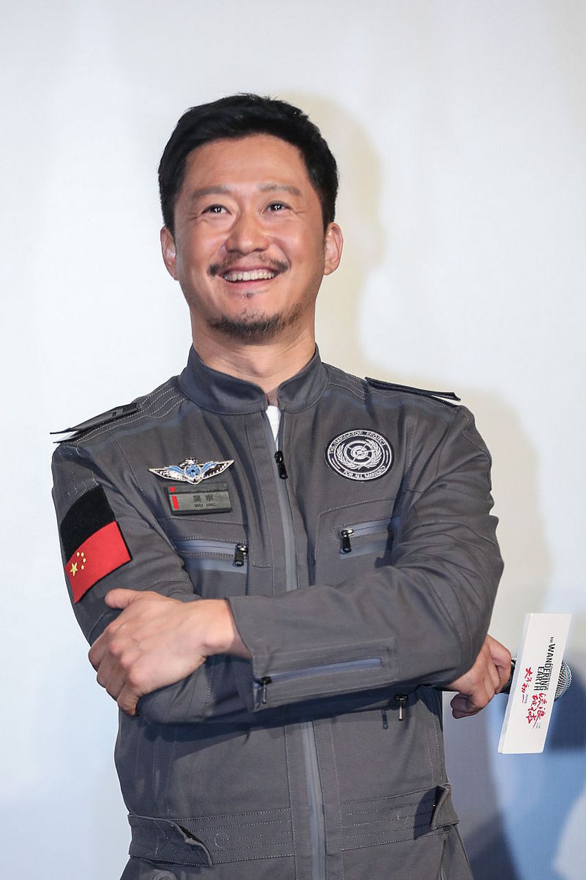 其实不是男人性格暴躁,就会对老婆差的,你们看吴京善待谢楠就懂了.