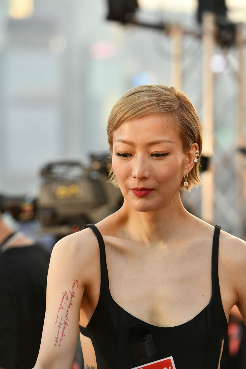 郑秀文凭借电影《流水落花》获得金像奖最佳女主角,截止本届,她获得了