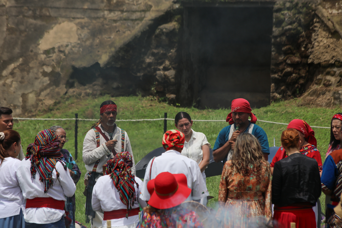 这可不是拍电影,而是真实发生在喜马偕尔邦山区的部落婚礼